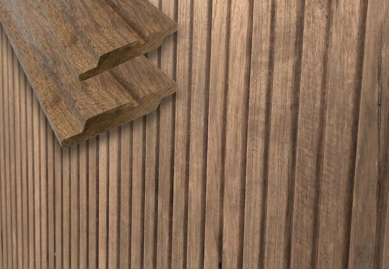 Thermo Fraké Channelsiding met schijnsponning (18 x 130 mm werkend)